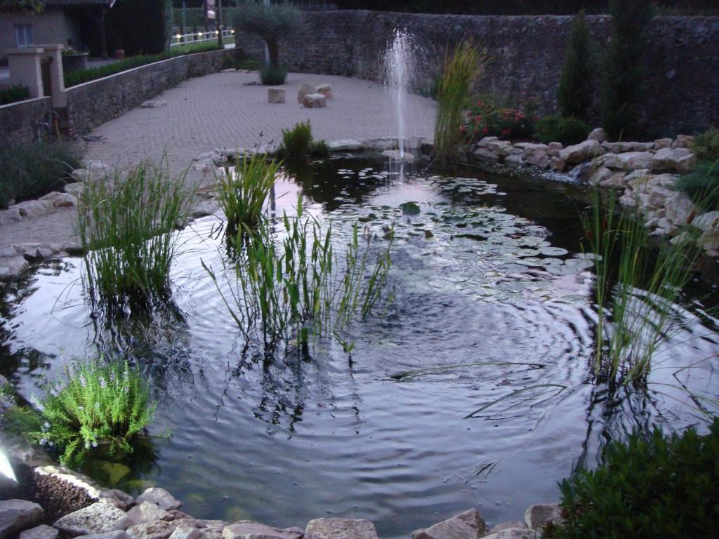 Logis Hotel Restaurant La Vieille Ferme, Macon Nord Sancé Esterno foto